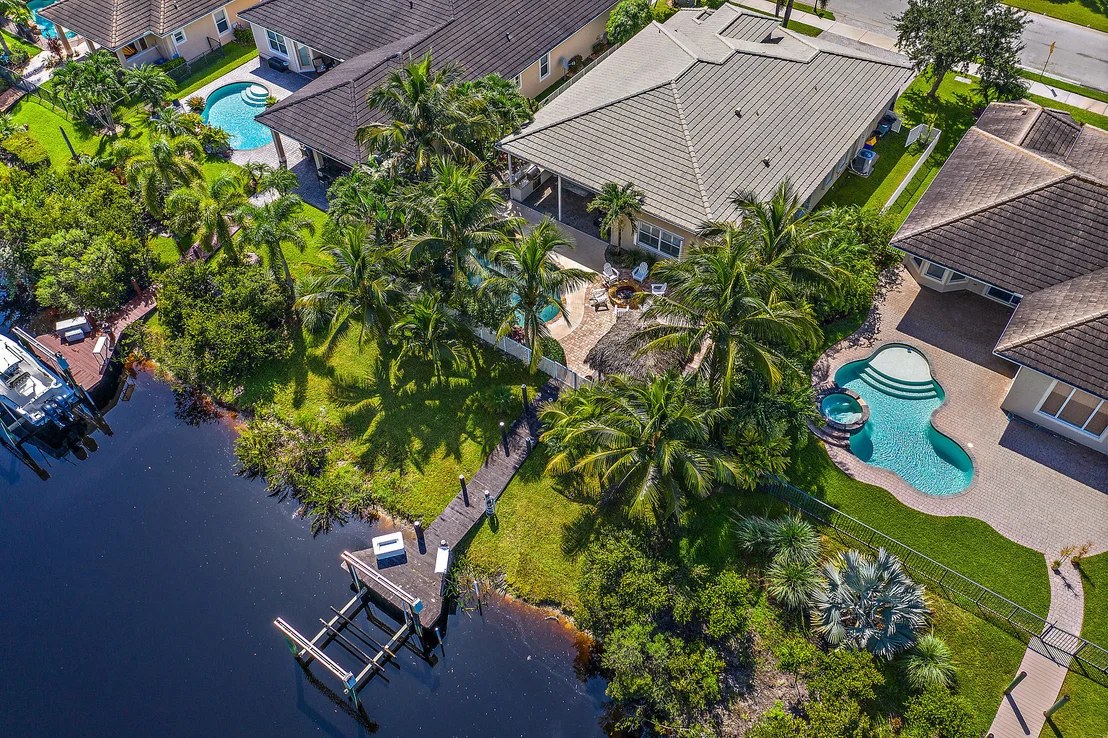 Photo of 563 SW Lost River Road