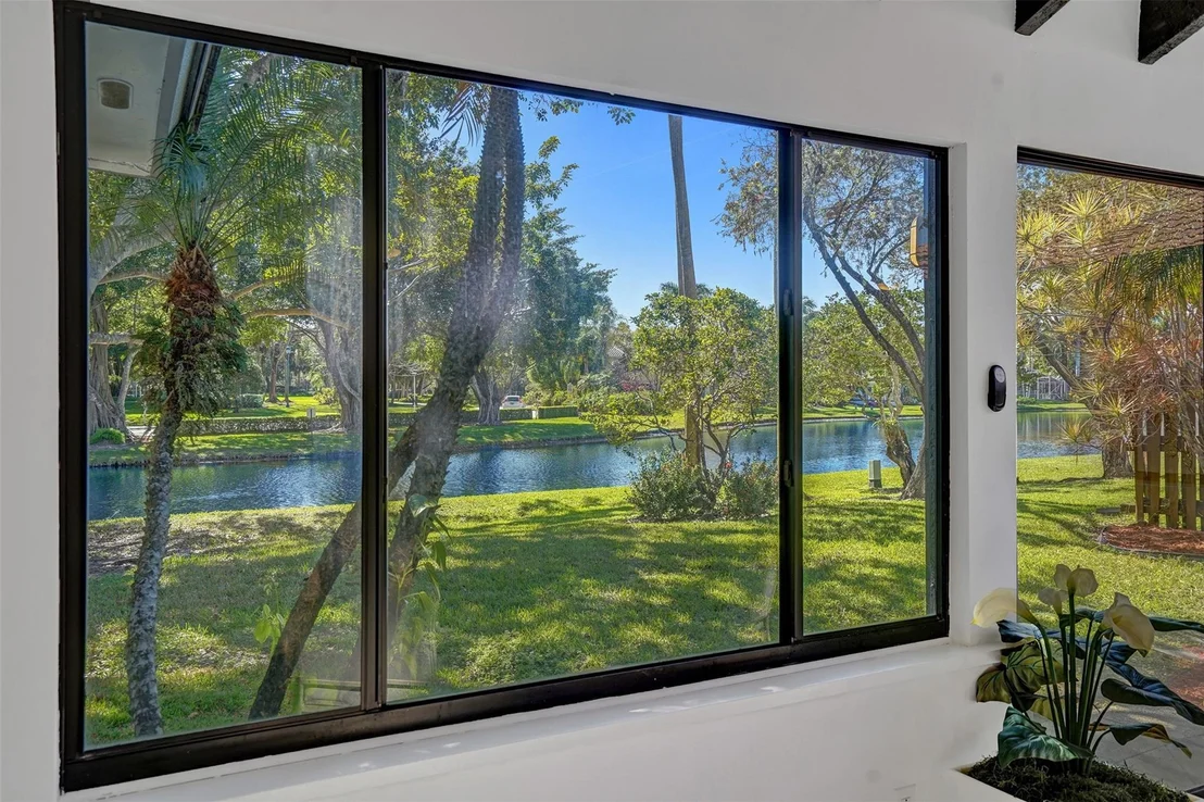 Photo of 2183 Montpeliar
