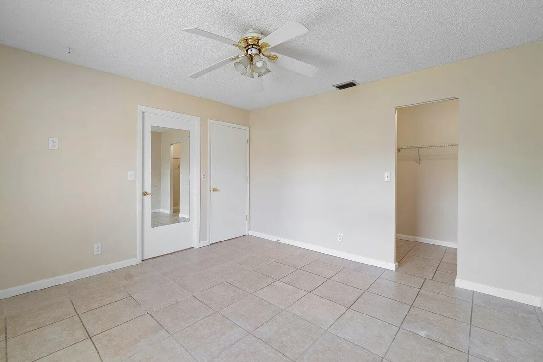 Photo of 6090 Lambeth Circle