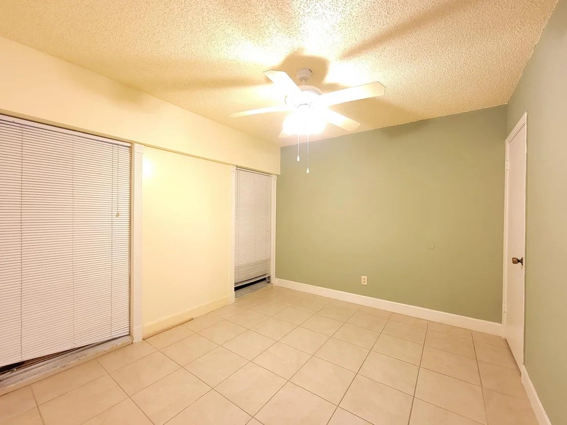 Photo of Unit 1A at 4607 SE Binnacle Way