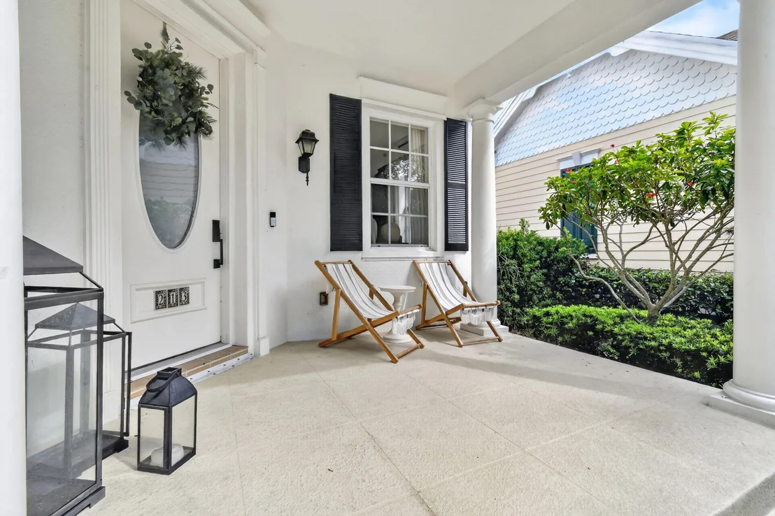 Photo of 213 NEW HAVEN Boulevard