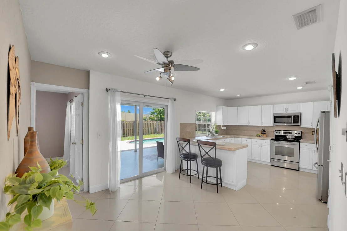 Photo of 555 NW 50TH Place