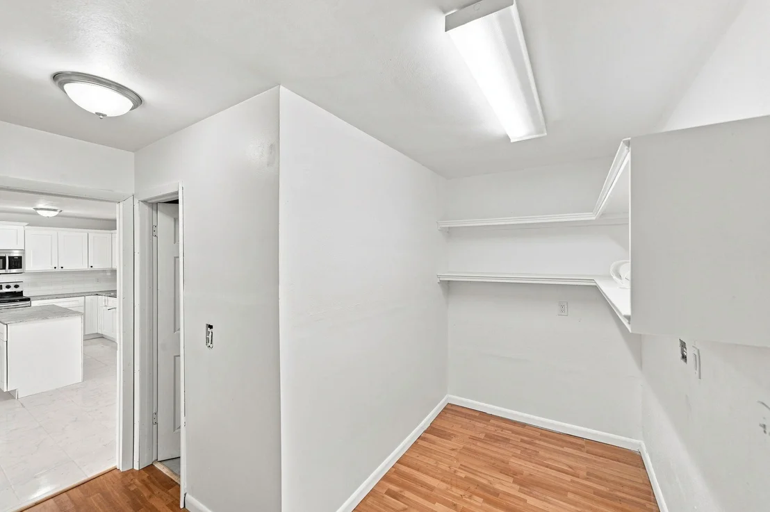 Photo of 875 28TH Avenue