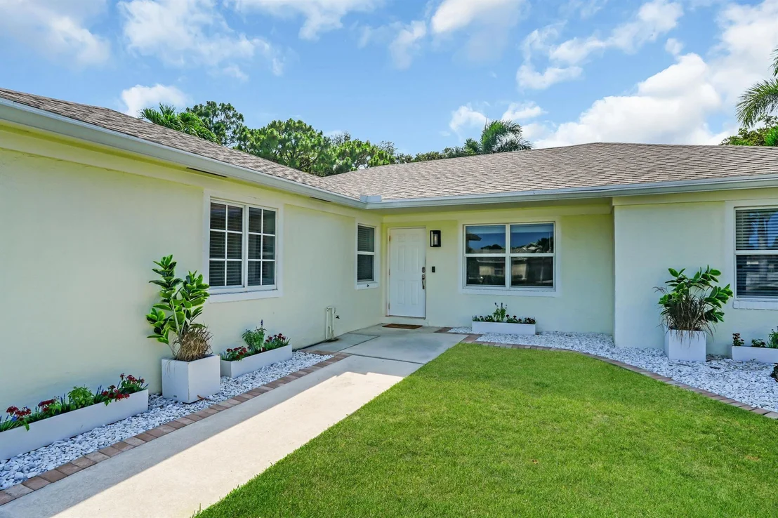Photo of 152 Stillwater Circle
