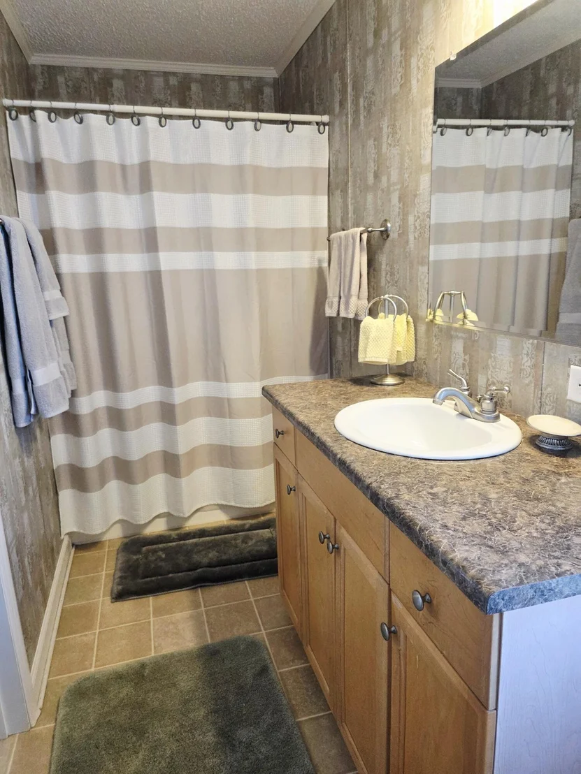 Photo of 1501 Lake Drive W