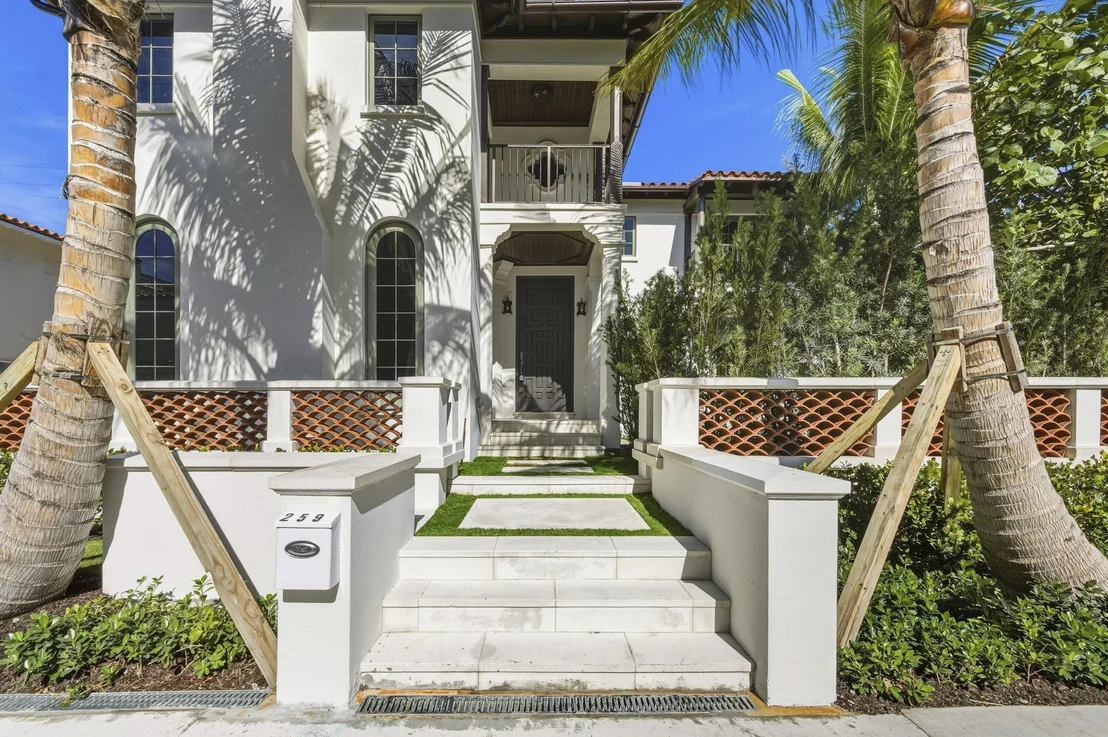Photo of 259 OLEANDER Avenue