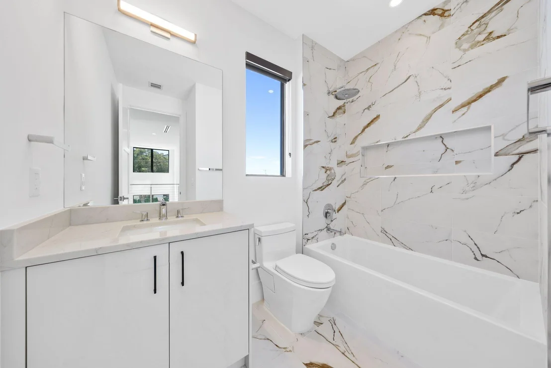 Photo of 655 Kingsbridge Street