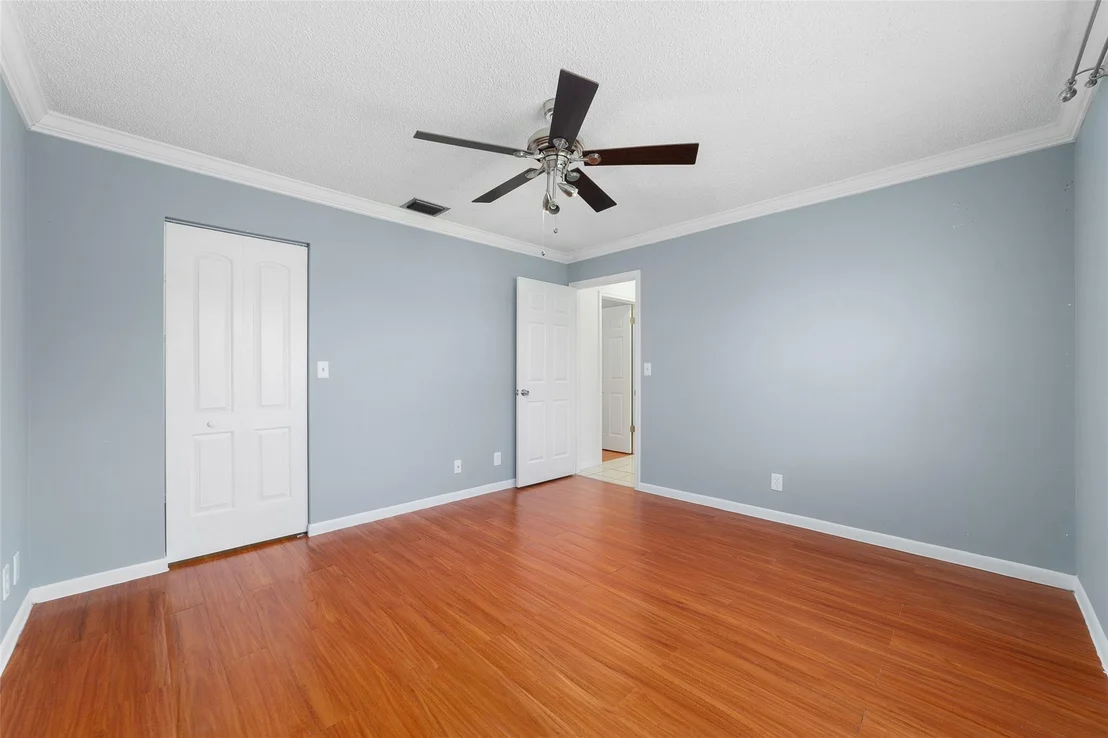 Photo of 9216 Sun Pointe Drive