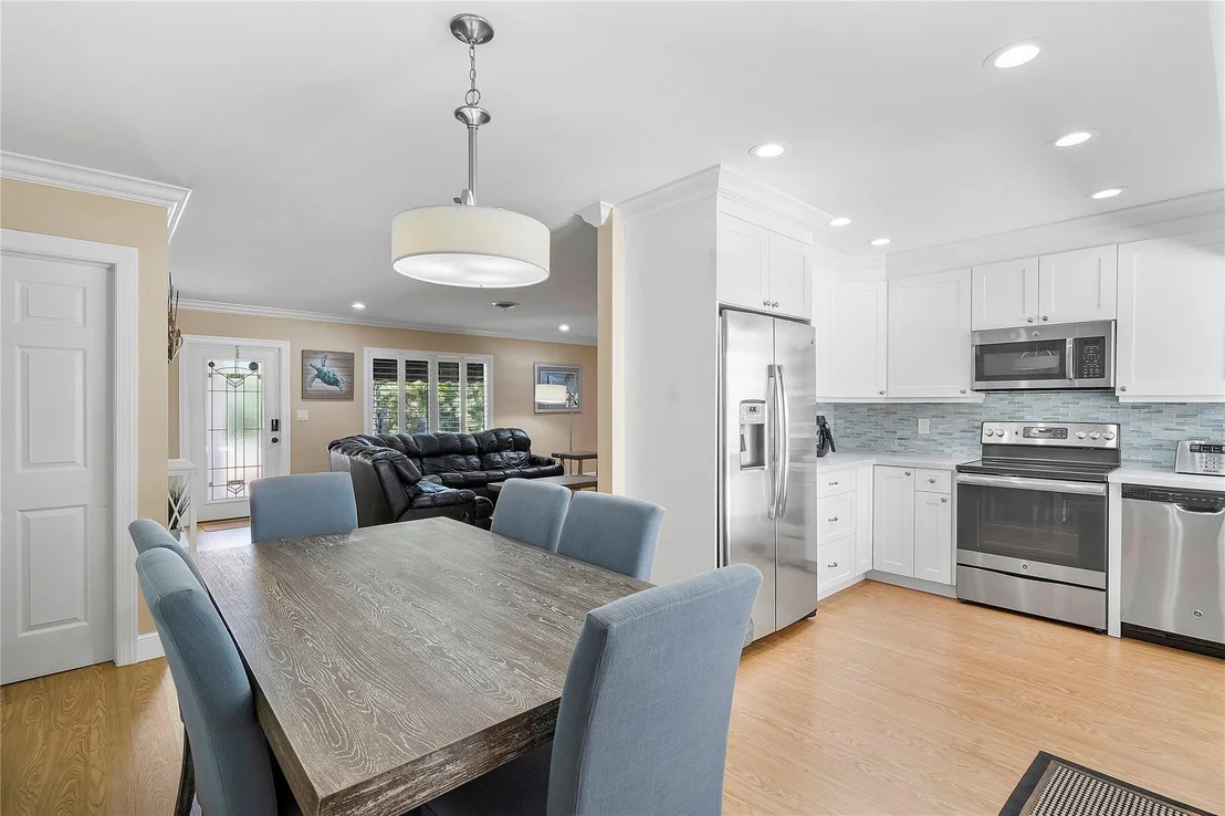 Photo of 601 SE 2nd Terrace