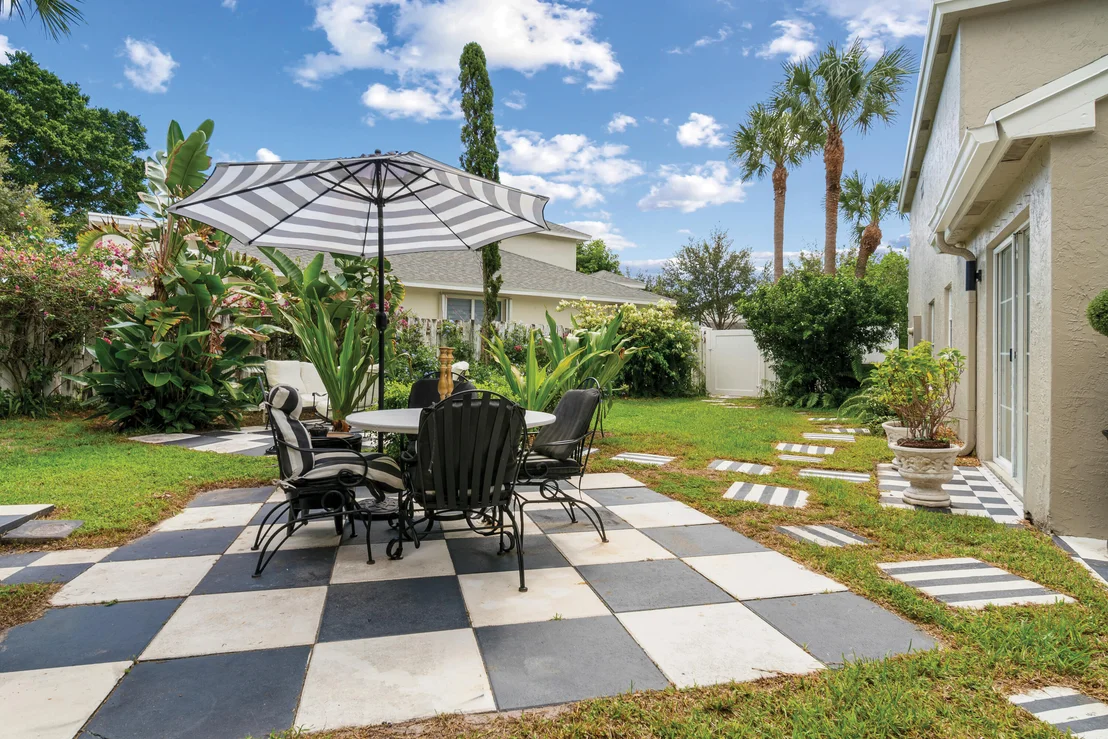 Photo of 1015 Fairfax Circle W