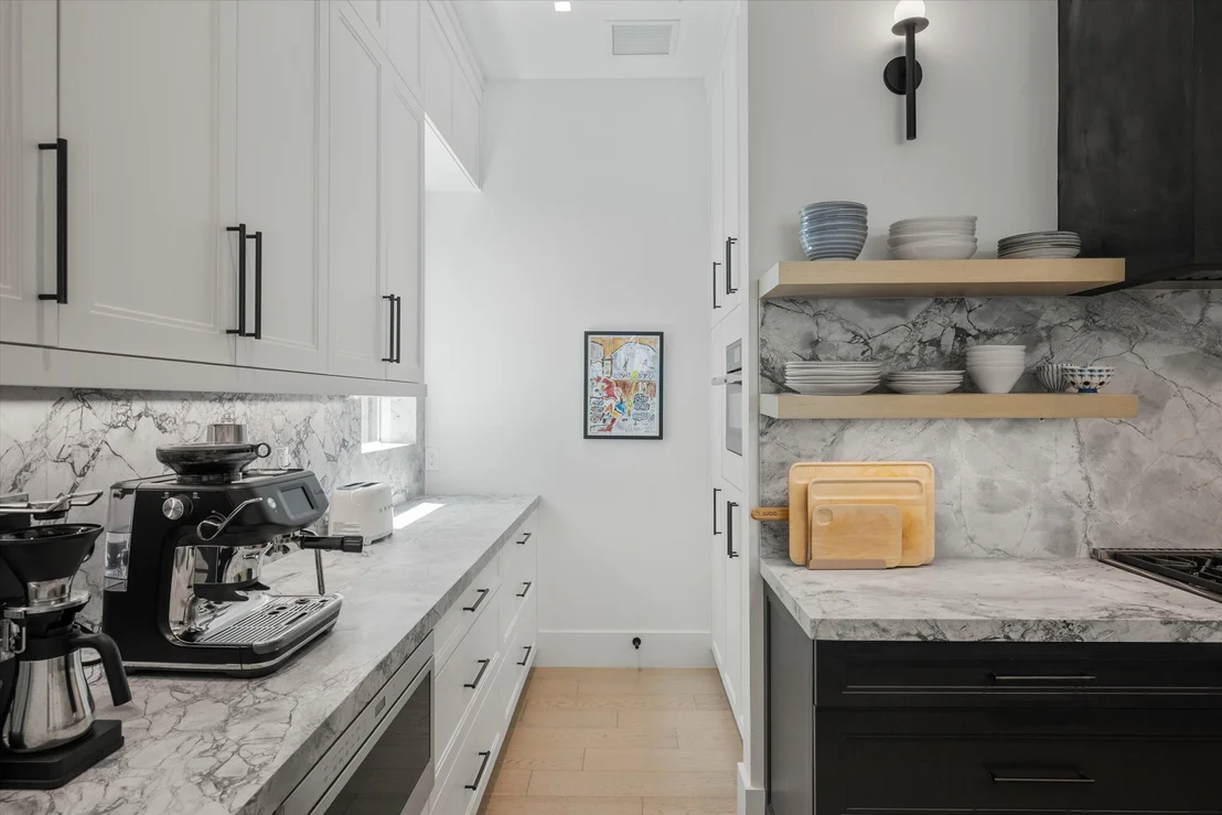 Photo of 745 Park Drive W