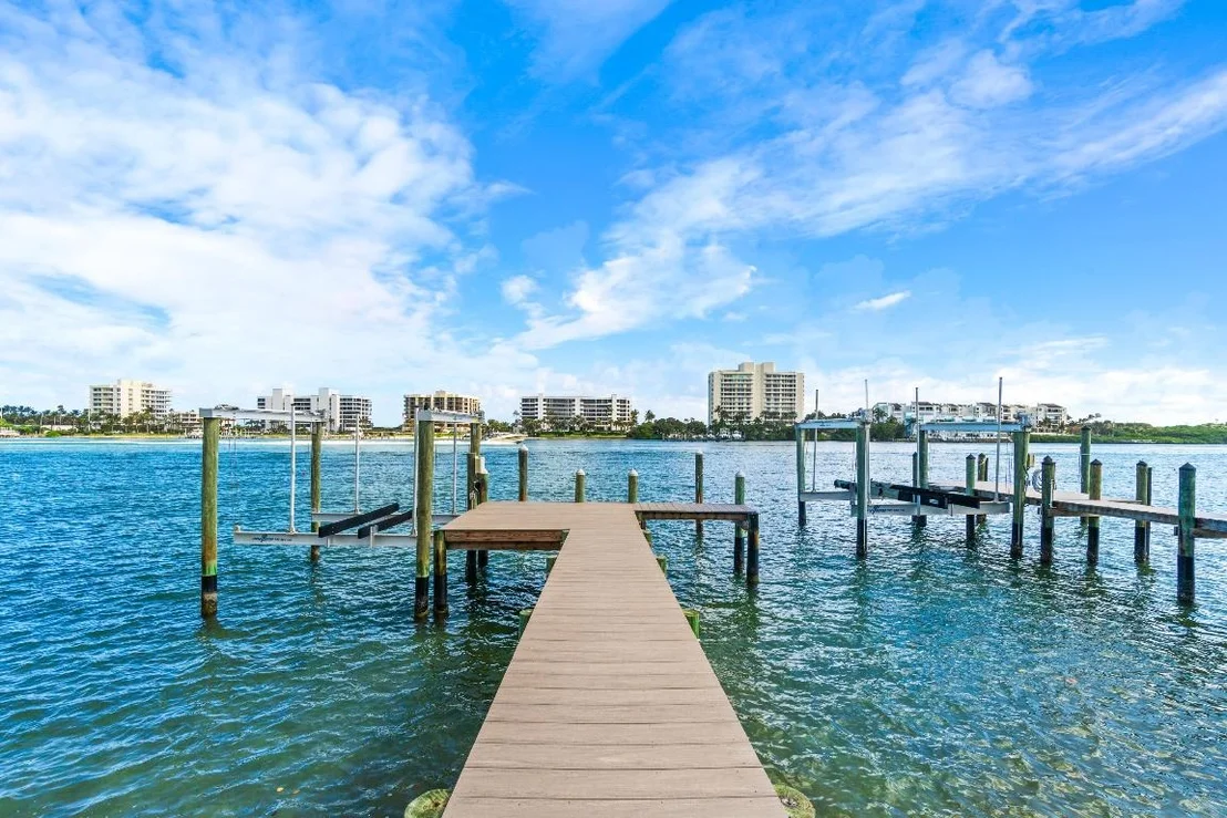Photo of 3445 Harbor Road N