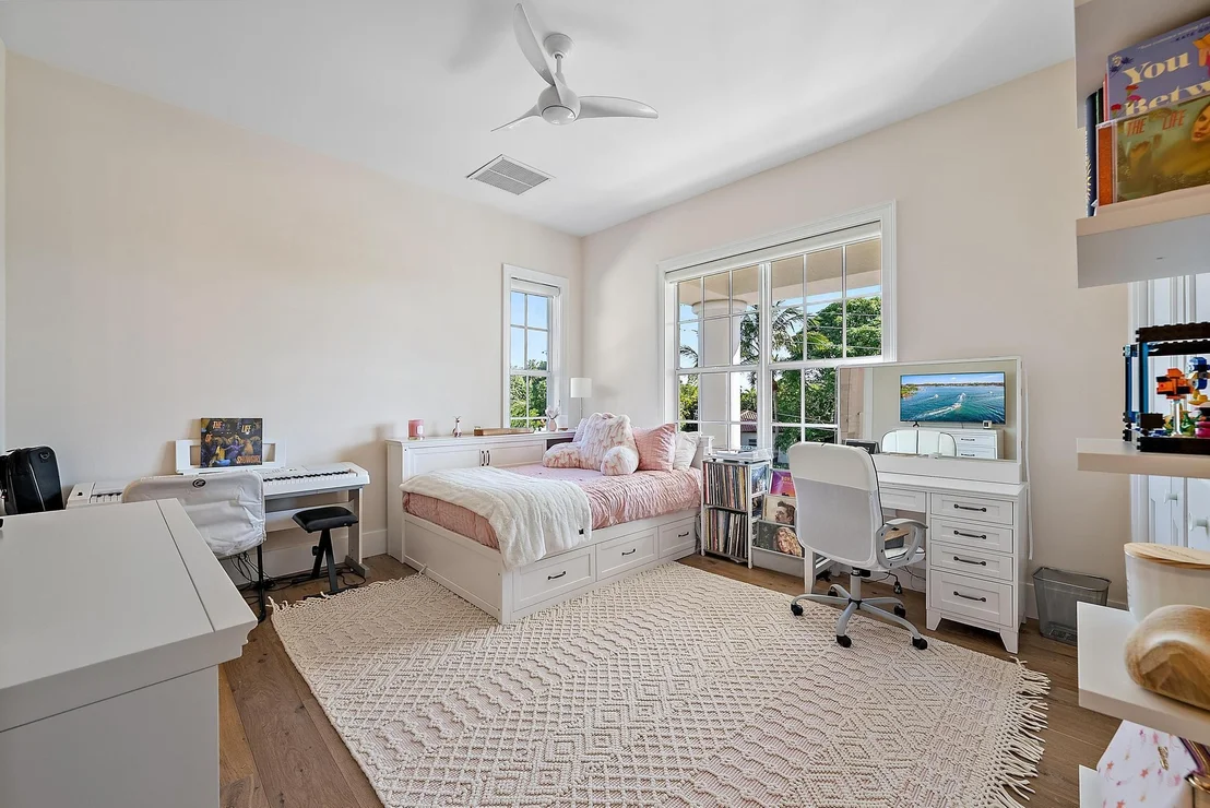 Photo of 18137 Palm Point Drive