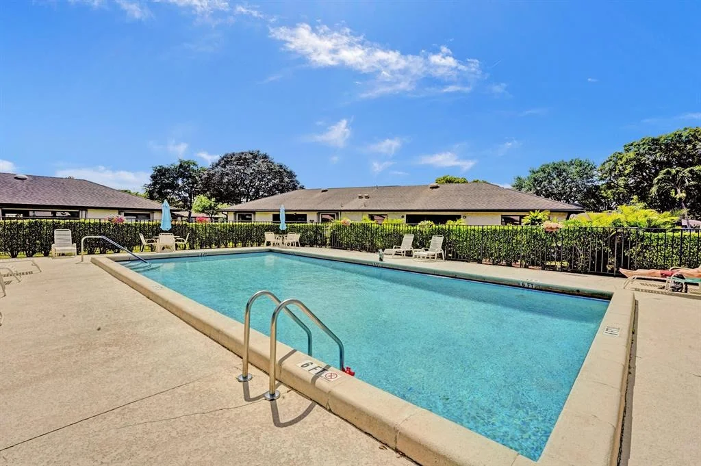 Photo of Unit B at 4761 Greentree Crescent