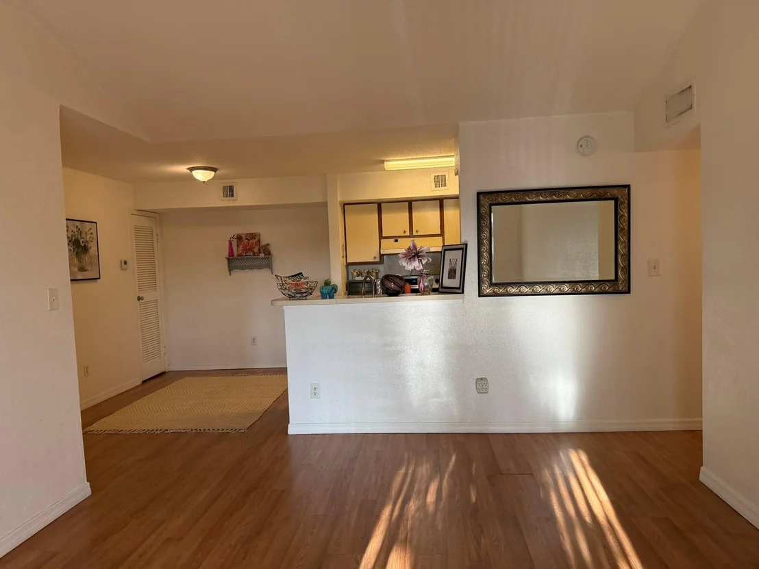 Photo of Unit 737 at 875 Riverside Drive