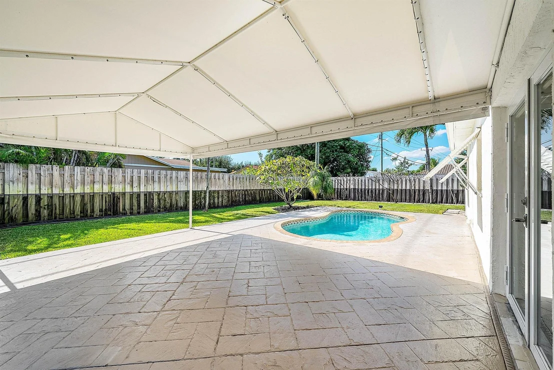 Photo of 530 Heron Drive