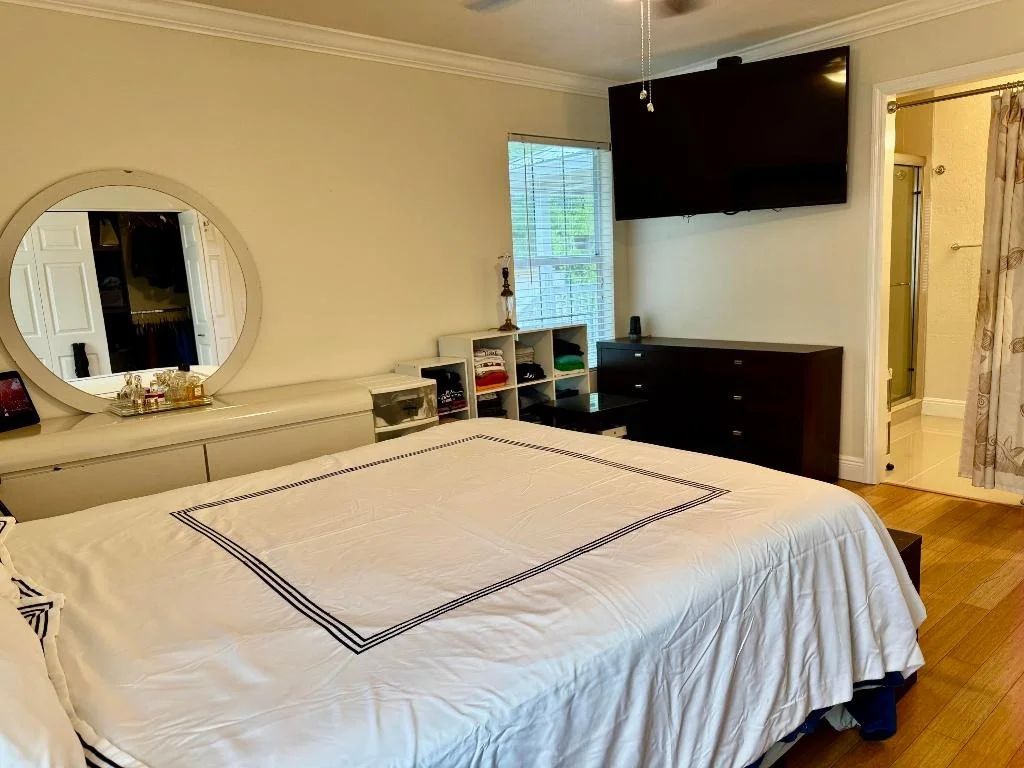 Photo of 2532 NW 33rd Avenue