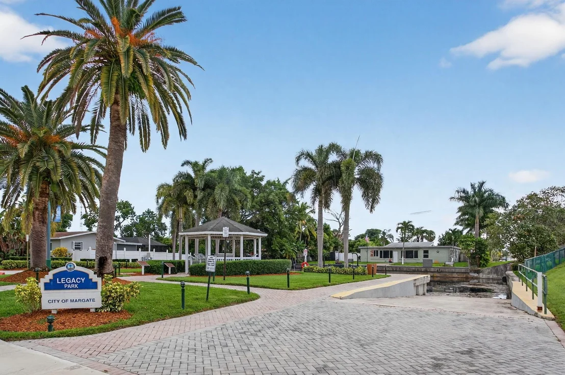 Photo of 1713 W River Drive