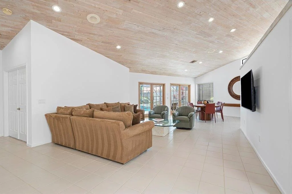 Photo of 22651 Esplanada Circle W