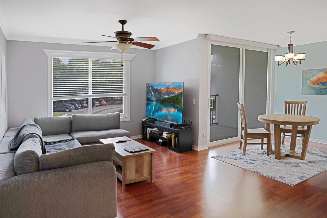 Photo of 809 Villa Circle