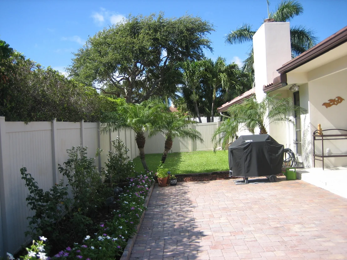 Photo of 963 Allamanda Drive