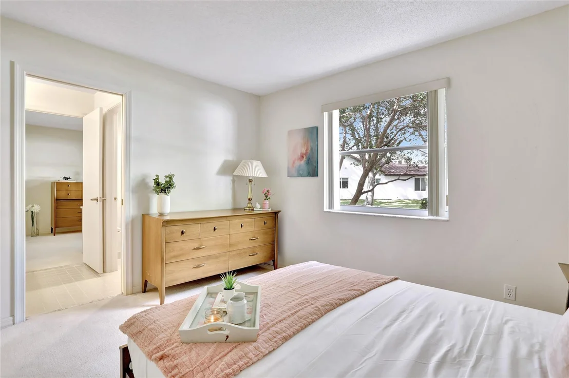 Photo of 804 Heron Road