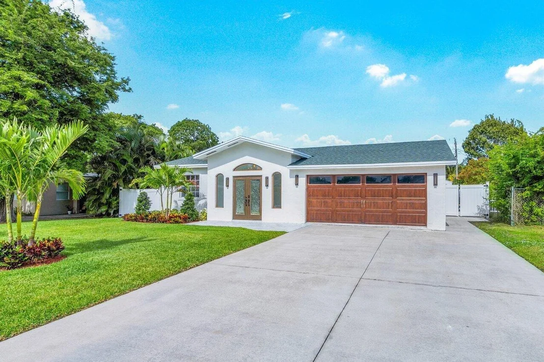 Photo of 311 Gulfstream Drive