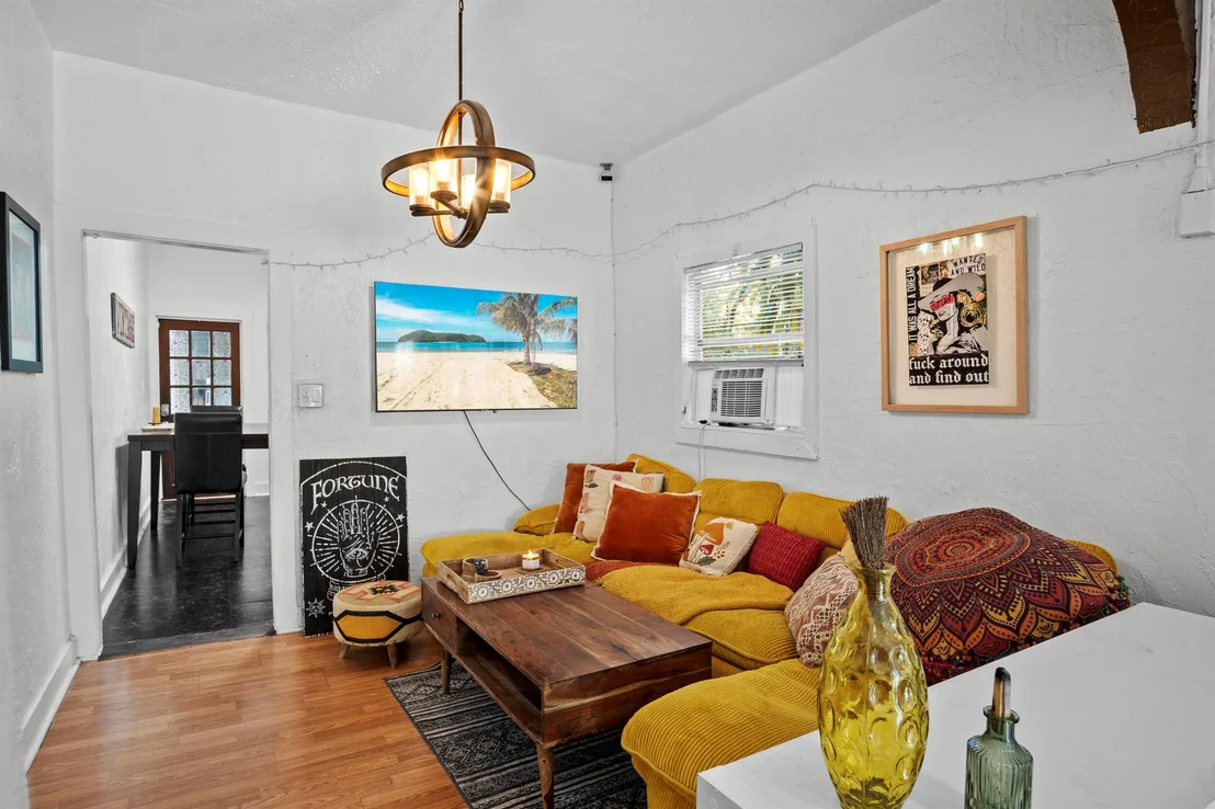 Photo of 525 N E Street