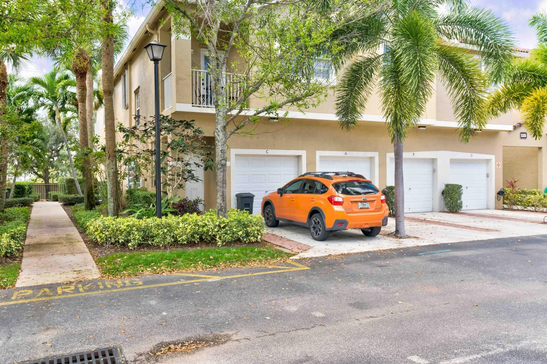 Photo of Unit B at 115 Lighthouse Circle