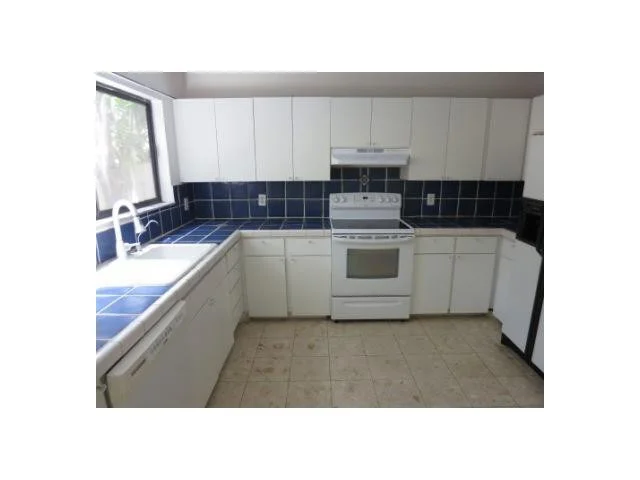 Photo of 3934 NW 7th Place