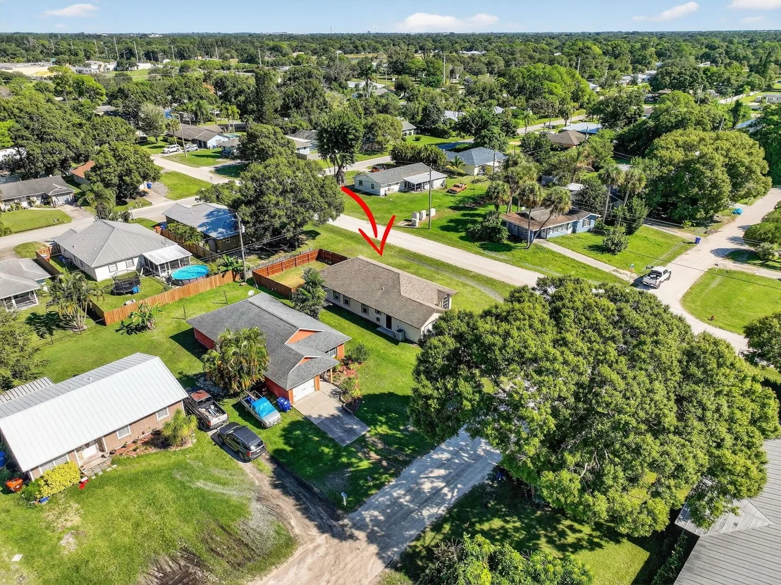 Photo of 2906 1st Road