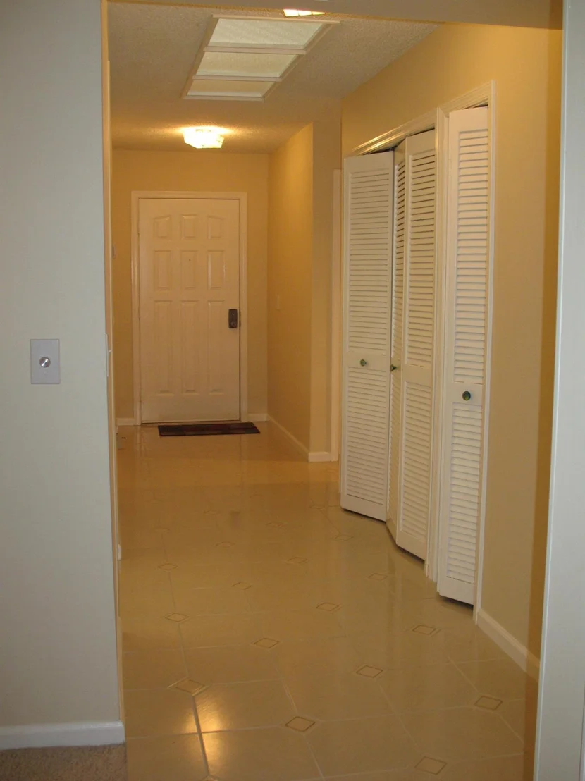 Photo of Unit B at 4 Ridgepointe Drive