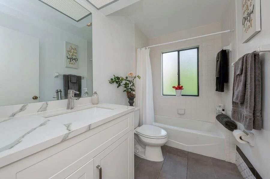 Photo of 2490 Riviera Drive