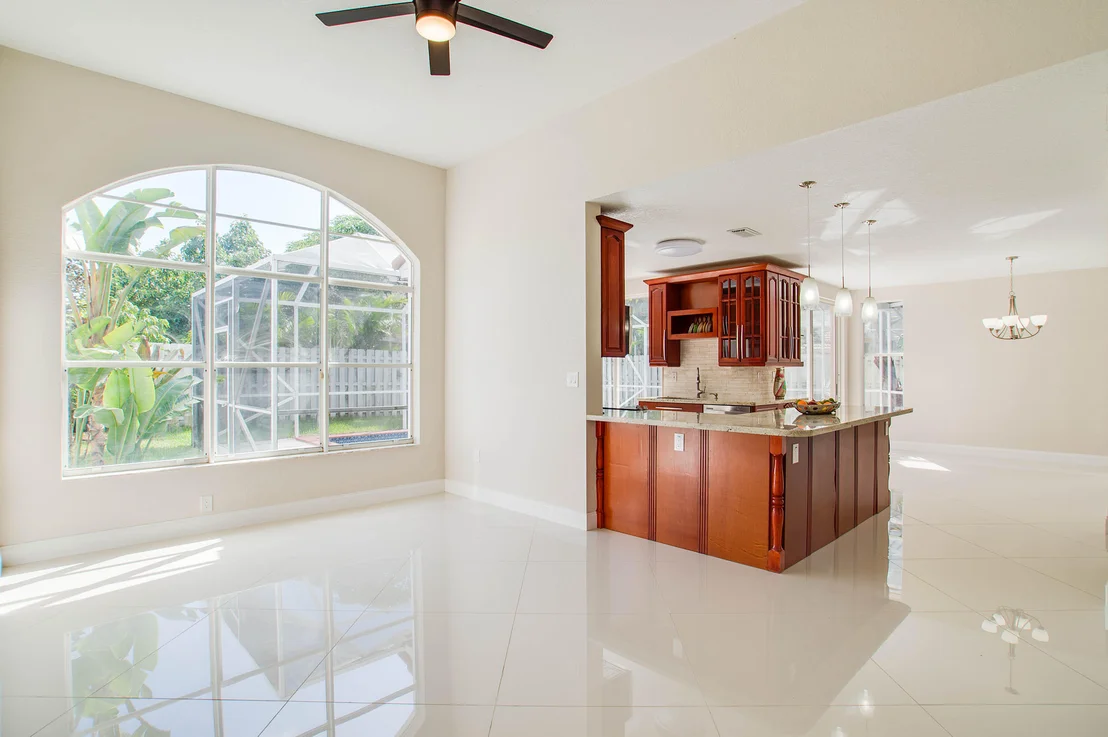 Photo of 1020 Fairfax W