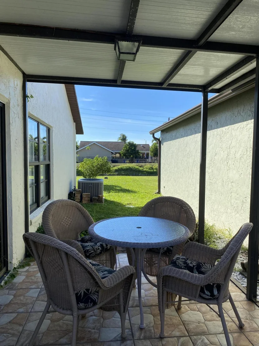 Photo of 5478 Mirror Lakes Boulevard