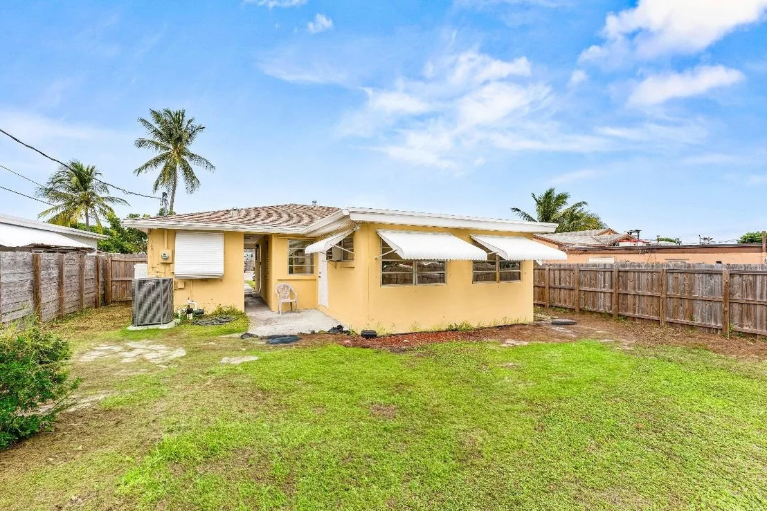 Photo of 1084 James Road