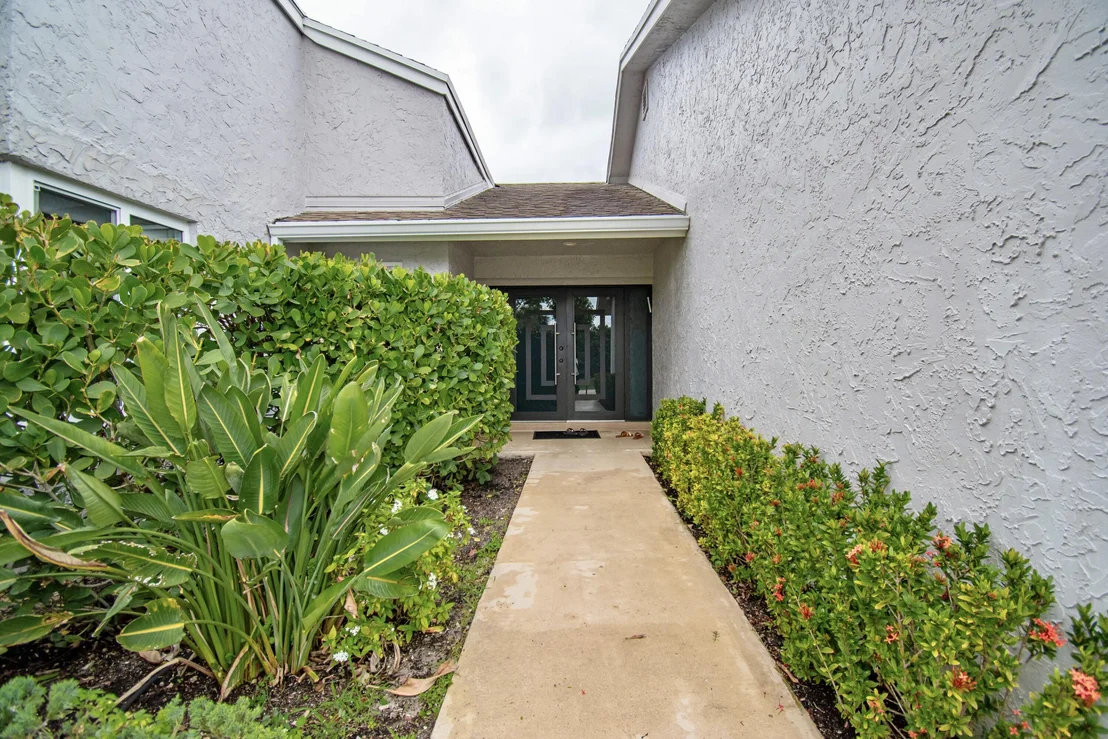 Photo of 7484 Malibu Crescent