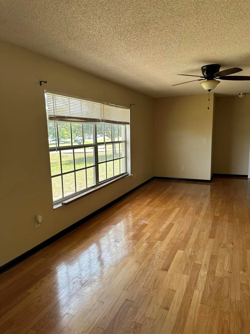 Photo of 583 Bahia Circle