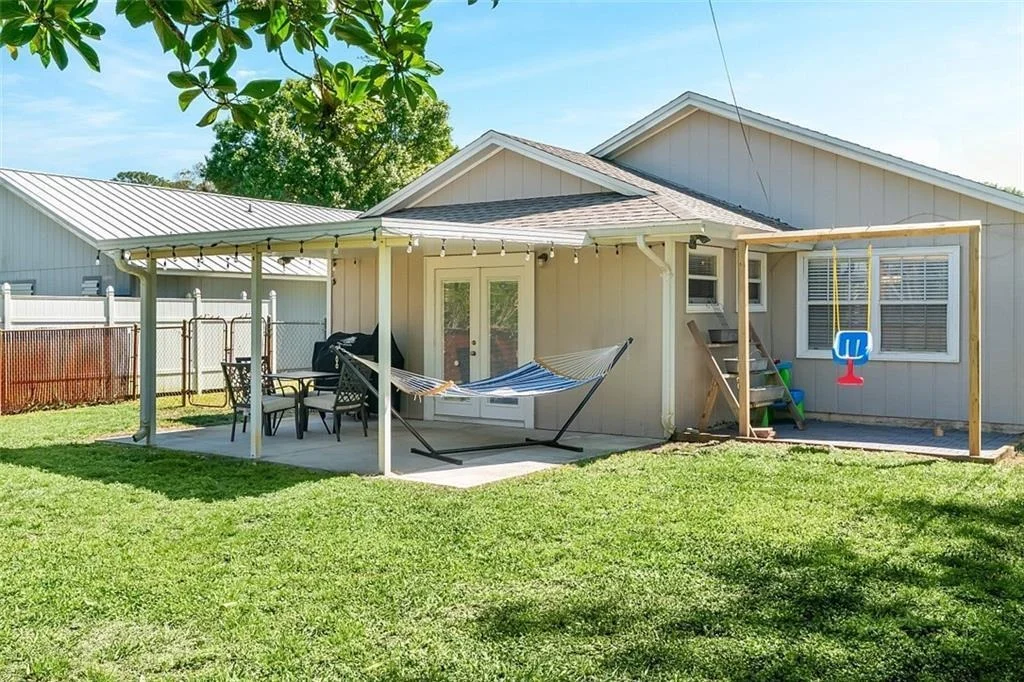 Photo of 2946 1st Lane