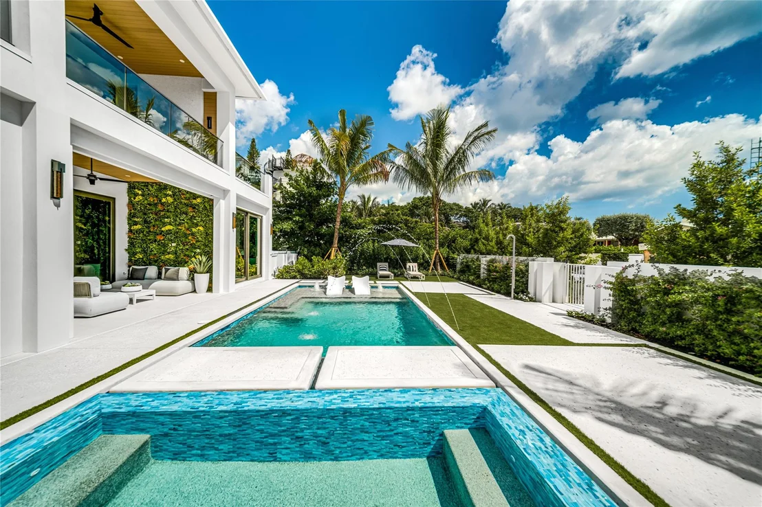 Photo of 6107 N Ocean Boulevard