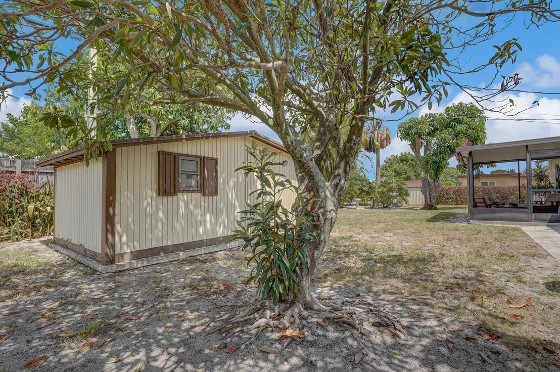 Photo of 1695 Roy Drive