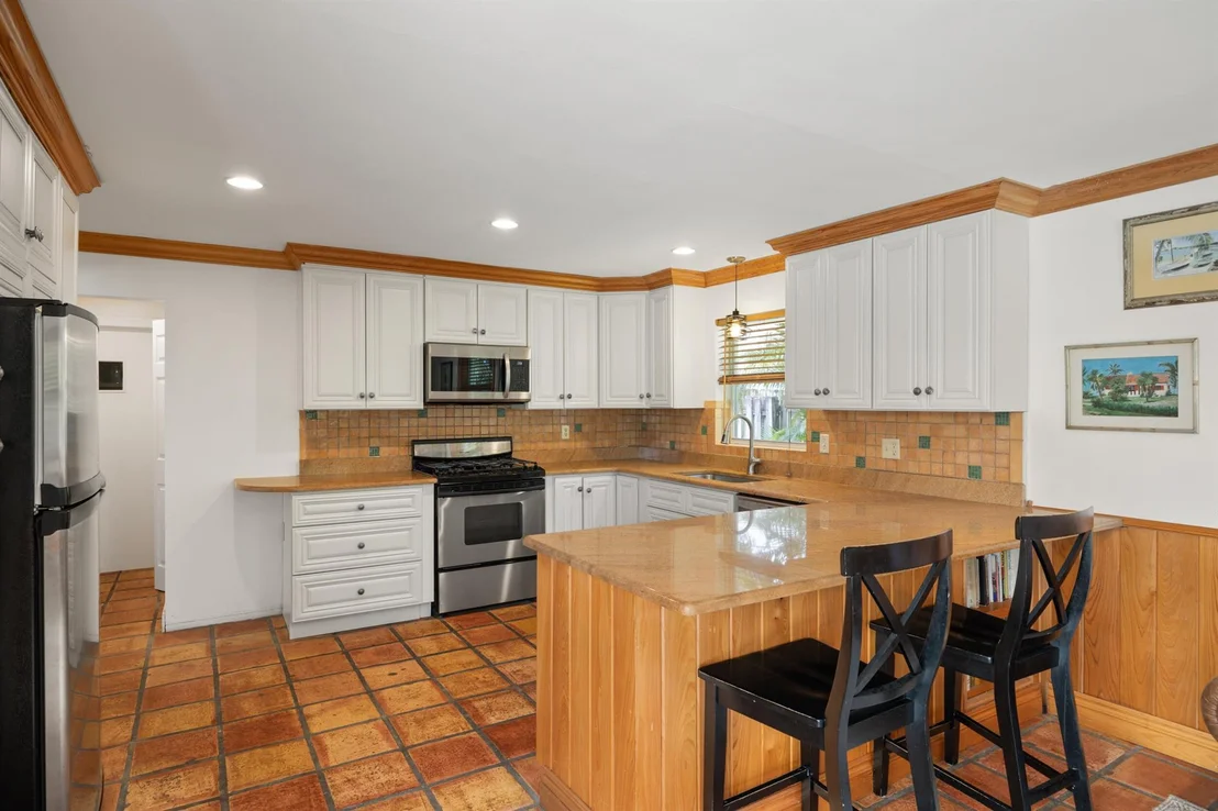 Photo of 104 Fairview West
