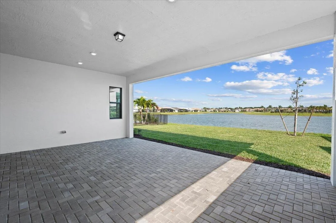 Photo of 15841 Key Biscayne Lane
