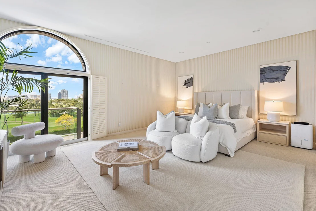 Photo of Unit NPH4 at 2 N Breakers Row Row
