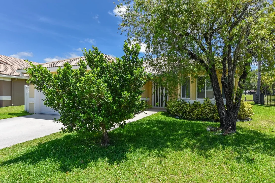 Photo of 8516 Tourmaline Boulevard