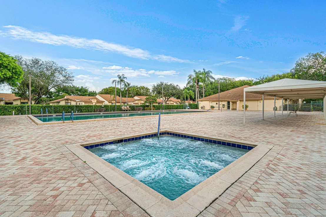 Photo of Unit D at 8077 Springtree Road
