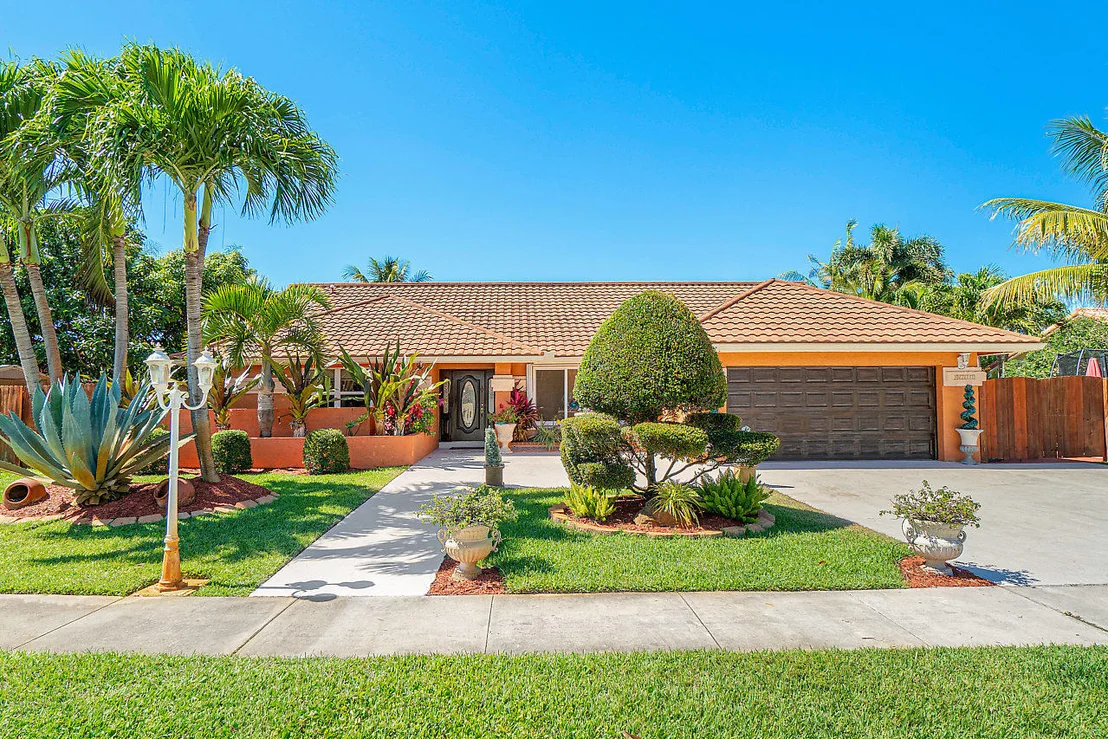 Photo of 9711 Sun Pointe Drive