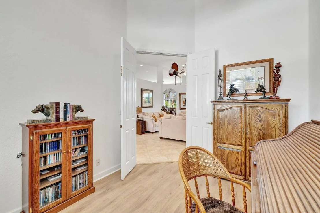 Photo of 699 SW River Bend Circle