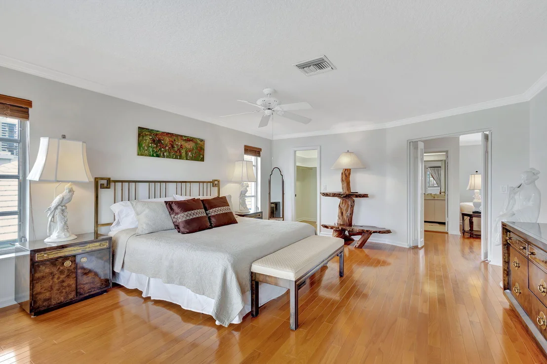 Photo of 1141 Pine Point Road