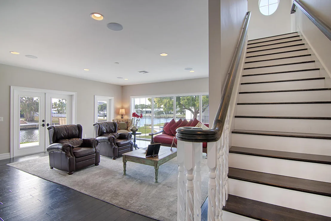 Photo of 648 Riverside Road